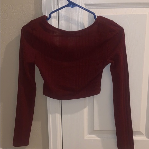 Red crop top - Picture 2 of 3